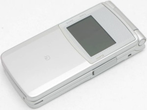 ドコモ 中古携帯電話 白ロム N-05A Platinum Silver【中古】【レベル5】10/30水