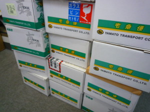 ドコモ、au、SoftBank、ipad、iphoneのガラケー・スマホ含め14県より32箱買取りしました。