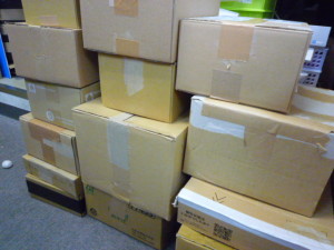 KYY08・SH010・FJL22等ガラケー・スマホを２８県より７３箱買取りました。