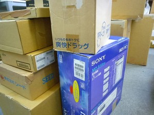 SH906iTV・P-10A・102SH・iPhone5等ガラケー・スマホを10県より19箱買取りました。